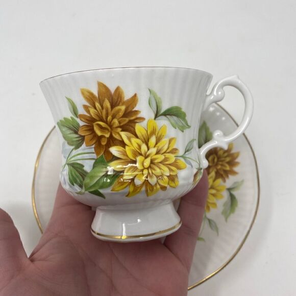 🔴 Elizabethan Staffordshire Bone China Tea Cup And Saucer October - Picture 5 of 10